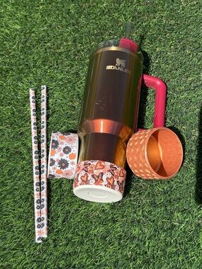 40oz Laney Wilson Country Gold Stanley